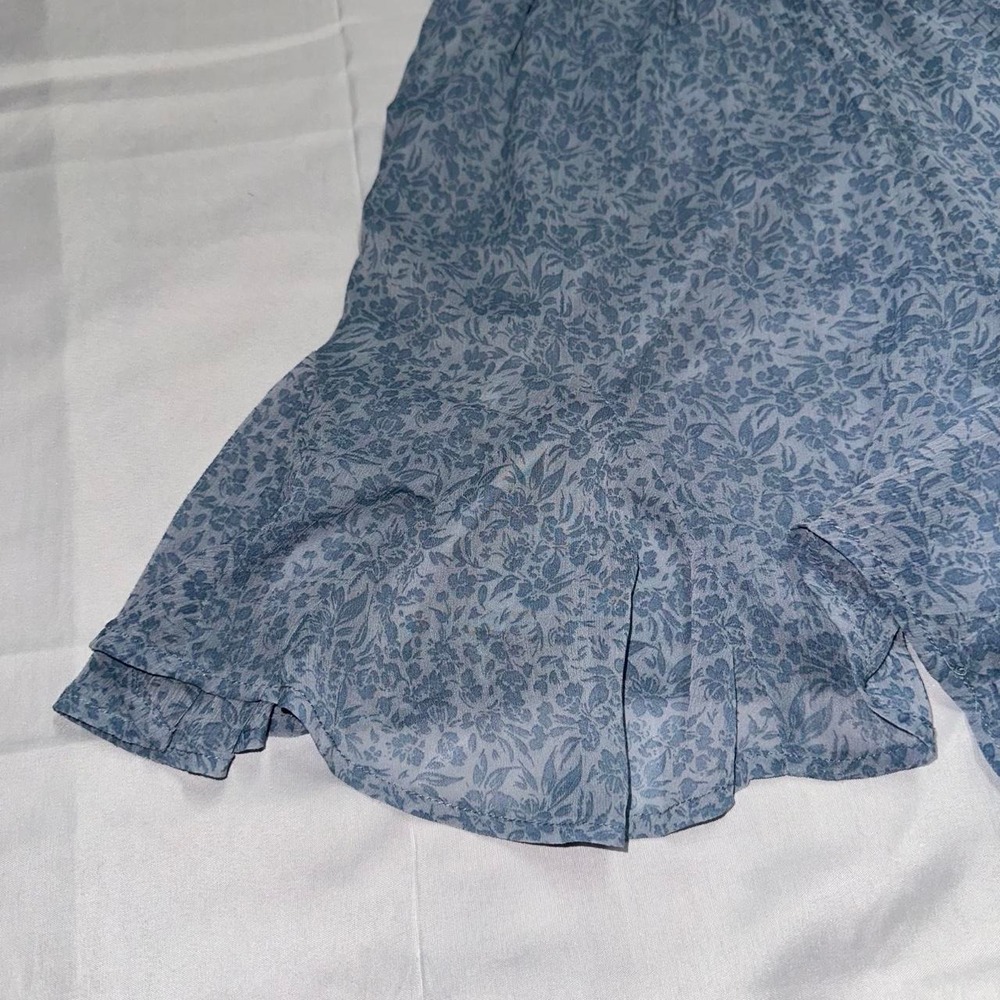 Trixxi women's floral romper in a pretty dusty/light blue - Picture 4 of 8